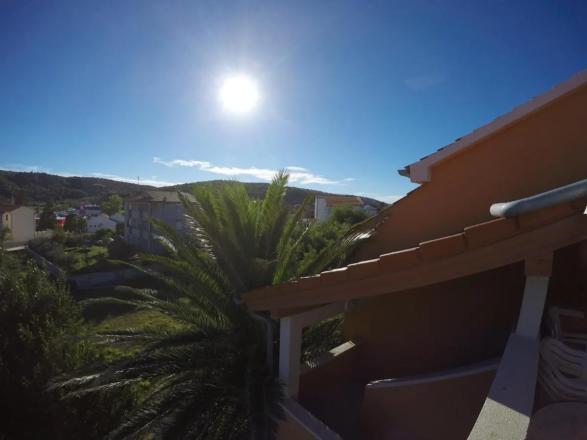Apartment Laura Lopar 0*,  Croatia