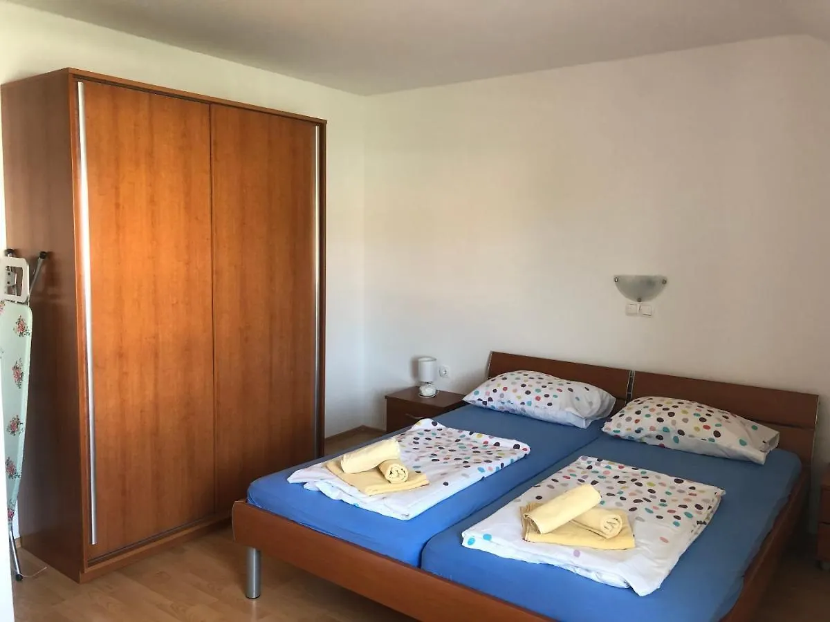 Apartment Laura Lopar Croatia